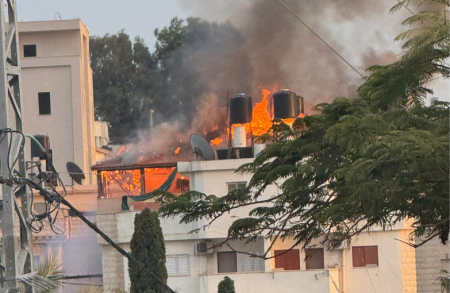 طواقم الإطفاء تهرع لإخماد حريق شبّ في منزل بمدينة كفر قاسم